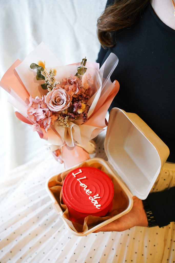 Je T'aime Bento Cake